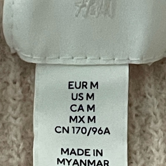 NWT H&M Pale Dusty Pink Sweater W/Sparking Bow Size M - Loose Fit - Picture 6 of 9